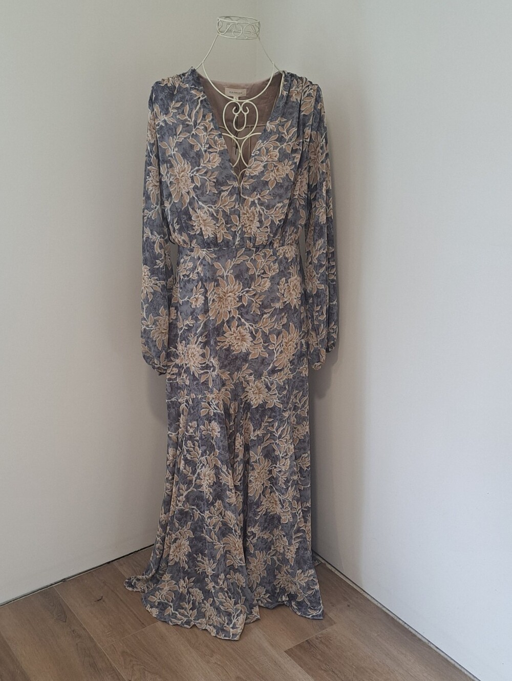 NWT Promesa Chiffon Floral Flowy Boho Coquette Glam Maxi Dress Size Large Blue.